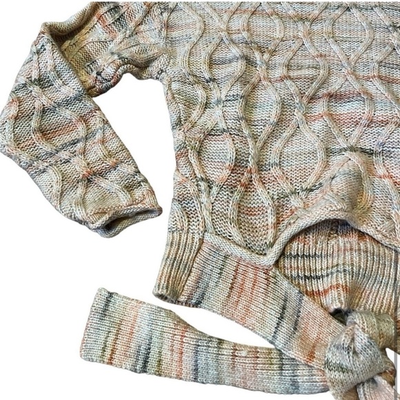 Universal Thread Women’s Sweater - Picture 5 of 6